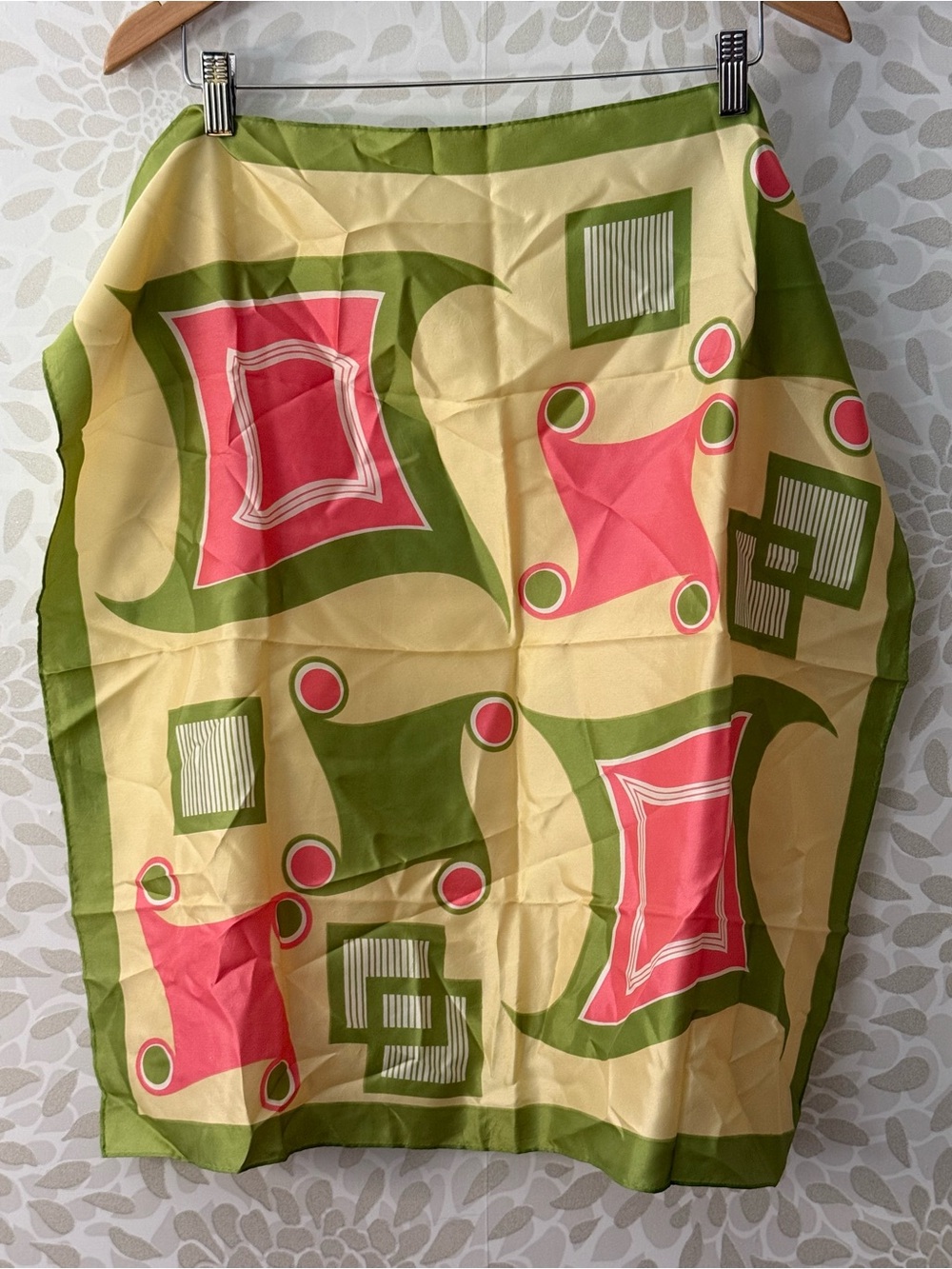 Vintage Simone Abstract Geometric Women’s Groovy Mod Retro Green Pink Scarf